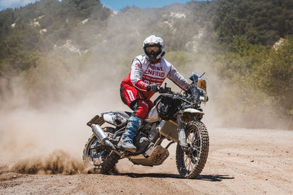 HP Corse SP-1 Short uitlaat gemonteerd op Himalayan 450 in actie