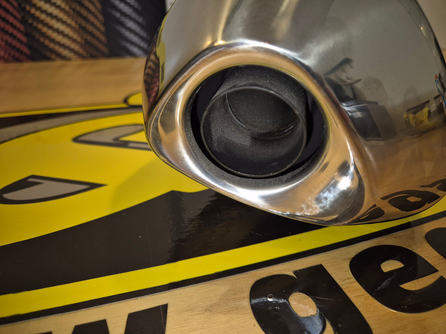 Suzuki GSR750 2011-2015 uitlaat origineel nieuw detailfoto
