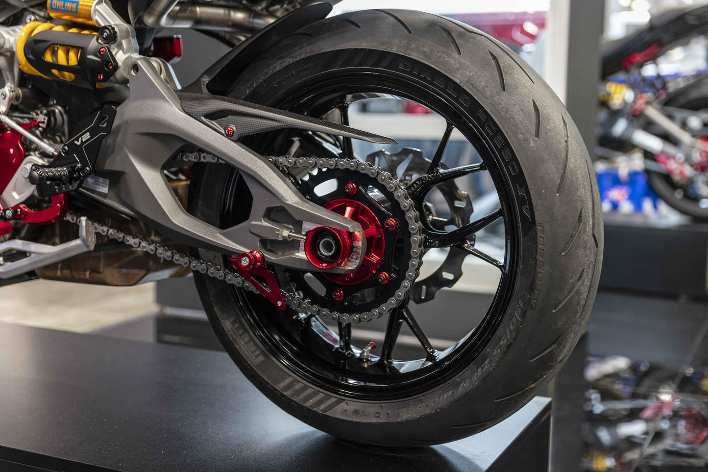 Kettingbeschermer (haaienvin) Ducati Panigale V2S FB63 (2026)