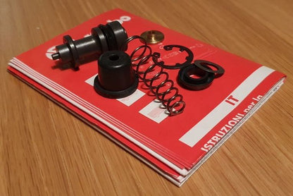 BREAKE Master Cylinder Repair Kit Aprilia ETV1000 CAPONORD RST1000 FUTURA