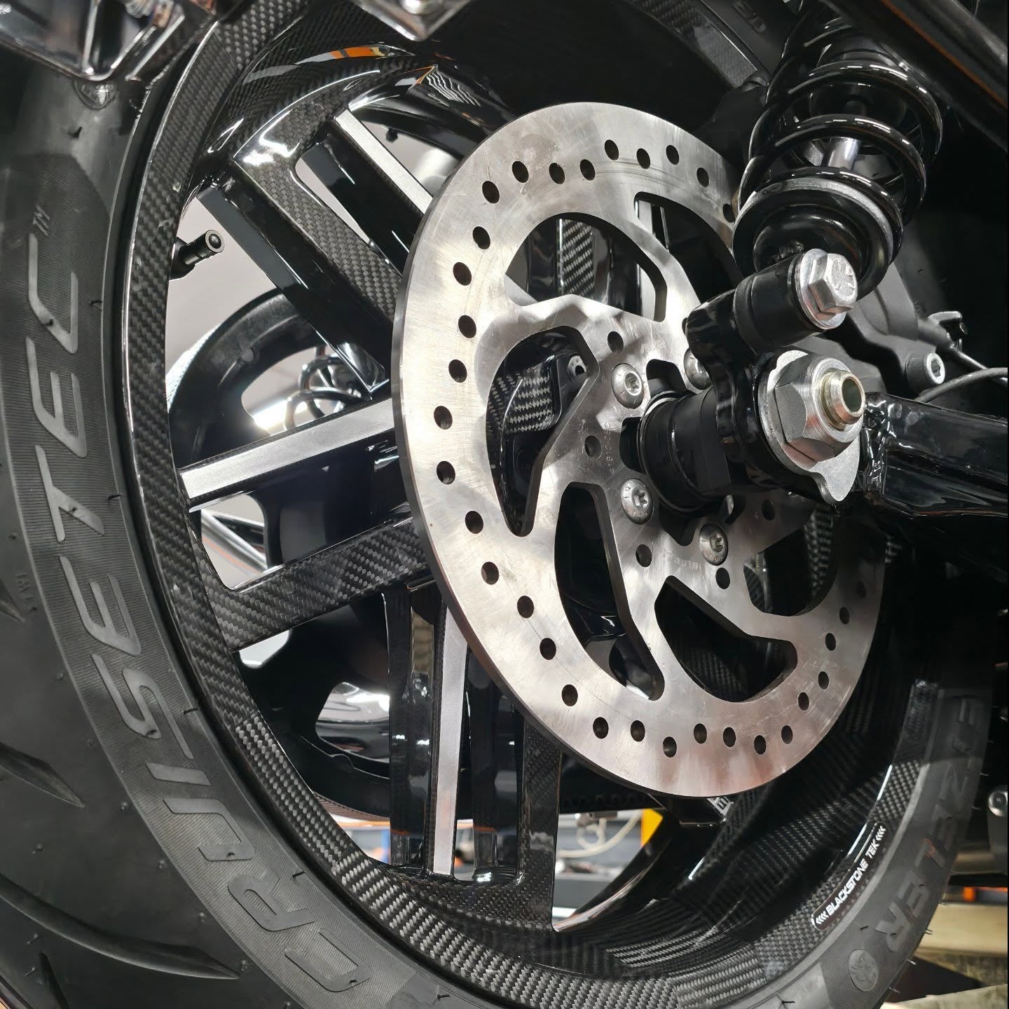 BST Torque TEK 3.5x21" carbon voorvelg voor Harley Davidson FXDL Low Rider (2008-2017)
