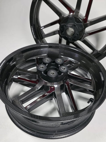 BST Reaper TEK 5.5x18'' carbon achtervelg voor Harley Davidson XL1200N Sportster 1200 Nightster (2008-2012)
