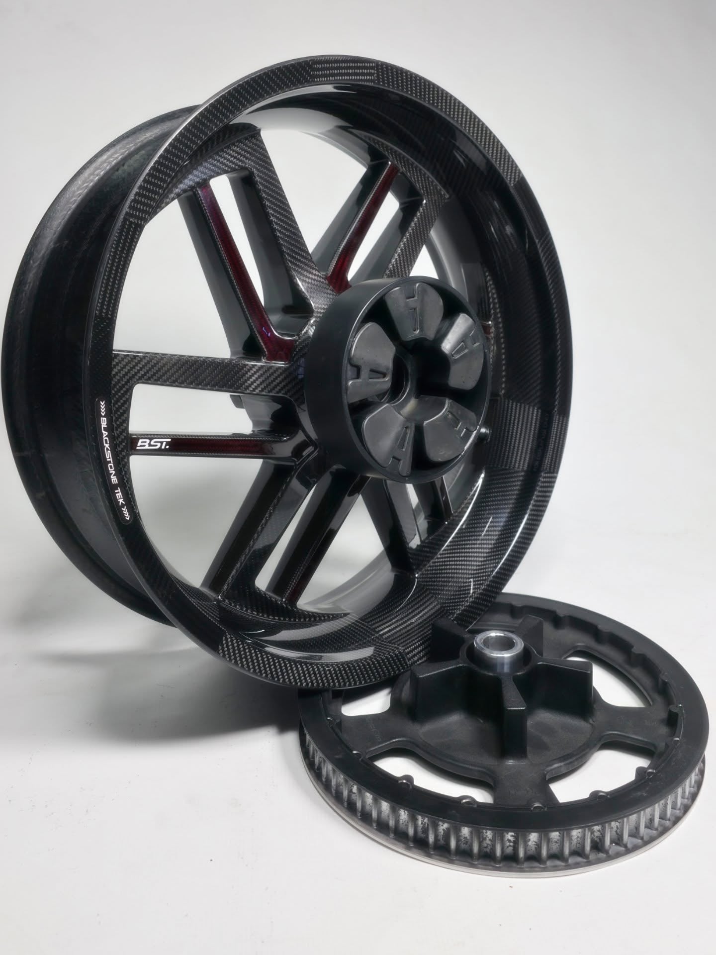 BST Reaper TEK 5.5x18'' carbon achtervelg voor Harley Davidson XL1200R Sportster 1200 Roadster (2008)