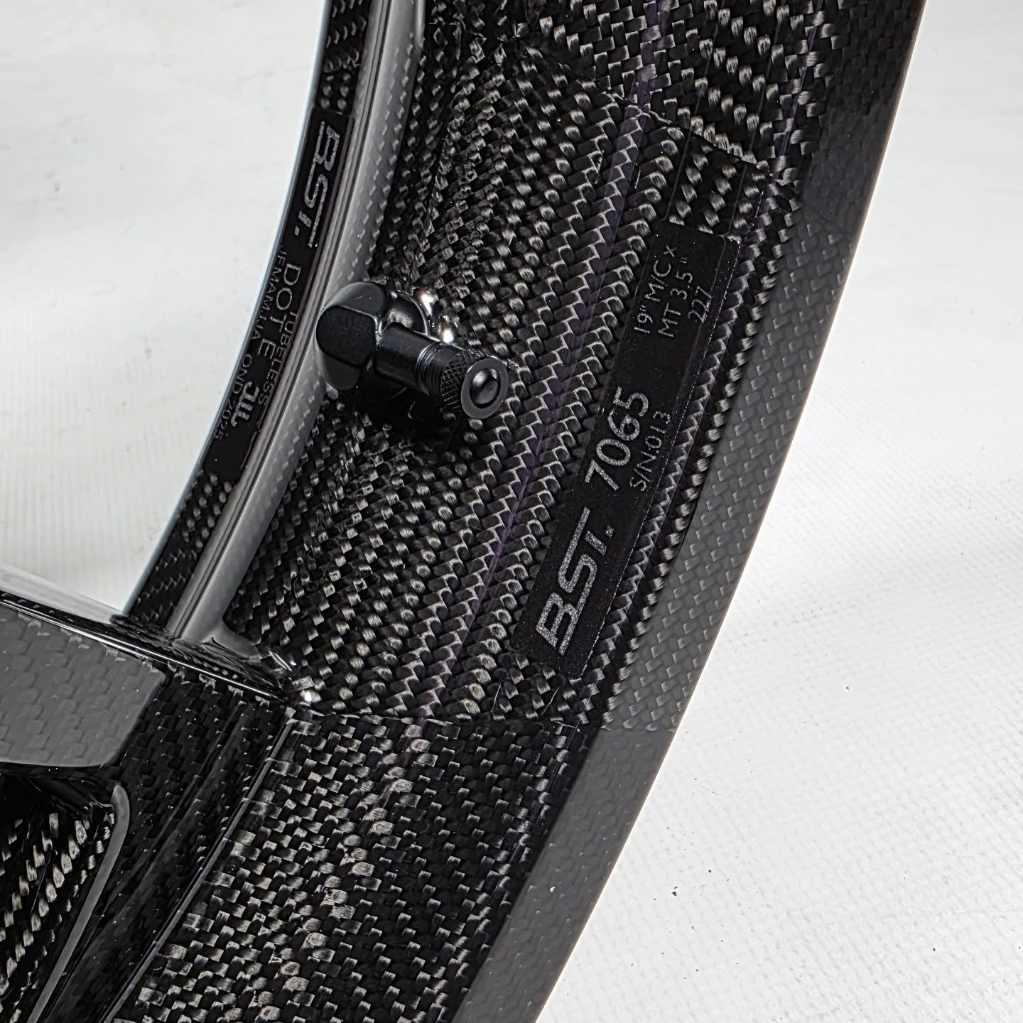 BST Reaper TEK 3.5x19" carbon voorvelg voor Harley Davidson XL1200XS Forty Eight Special (2018-2019)