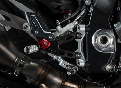 Justerbar bromslänkuppsättning R (specialutgåva) med fällbara fotstöd och kolhälskydd BMW S1000RR (2019-2024)