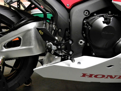 Einstellbarer Bremsverbindungssatz R (Special Edition) mit faltbaren Fußstützen Honda CBR600RR 2007-2016