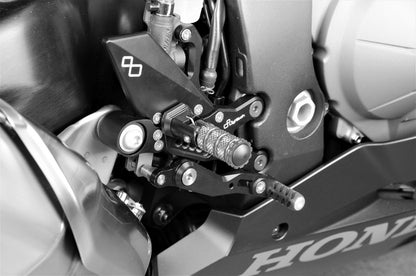 Einstellbarer Bremsverbindungssatz R (Special Edition) mit faltbaren Fußstützen Honda CBR1000RR 2008-2019