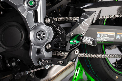 Enlace de freno ajustable Conjunto con reposes fijos Kawasaki Z900 2017-2023