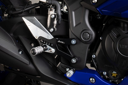 Einstellbarer Bremsschalter mit faltbaren Fußstützen und Standardschalter -Muster Yamaha R3 2015+ gesetzt