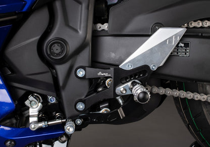 Einstellbarer Bremsschalter mit faltbaren Fußstützen und Standardschalter -Muster Yamaha R3 2015+ gesetzt