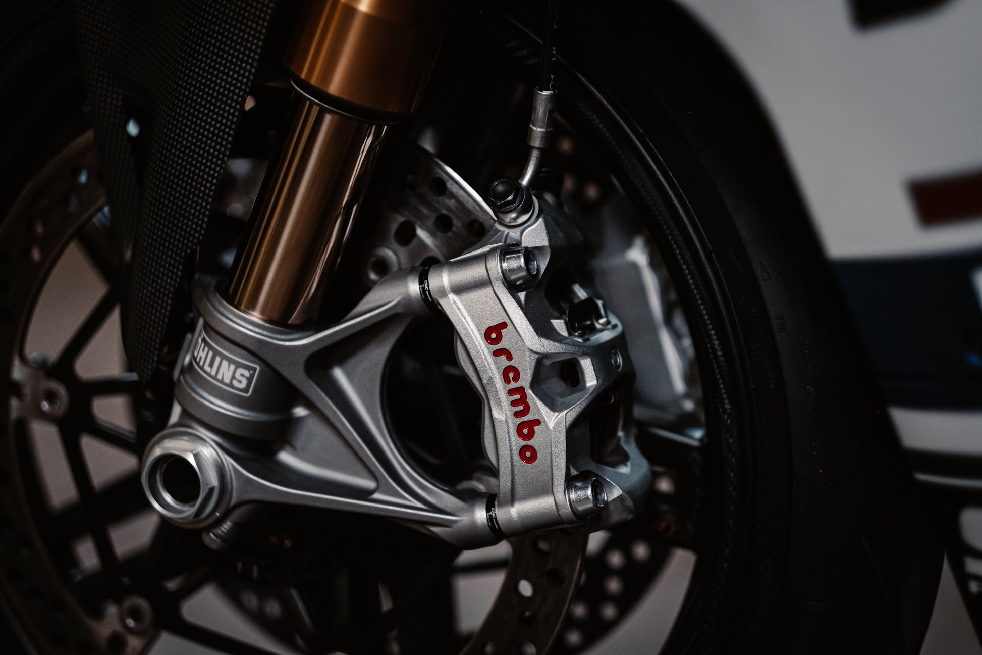 Remklauw Spacer Kit (4 st.) Ducati Streetfighter V4 (2023+) zwart gemonteerd op Brembo remklauw