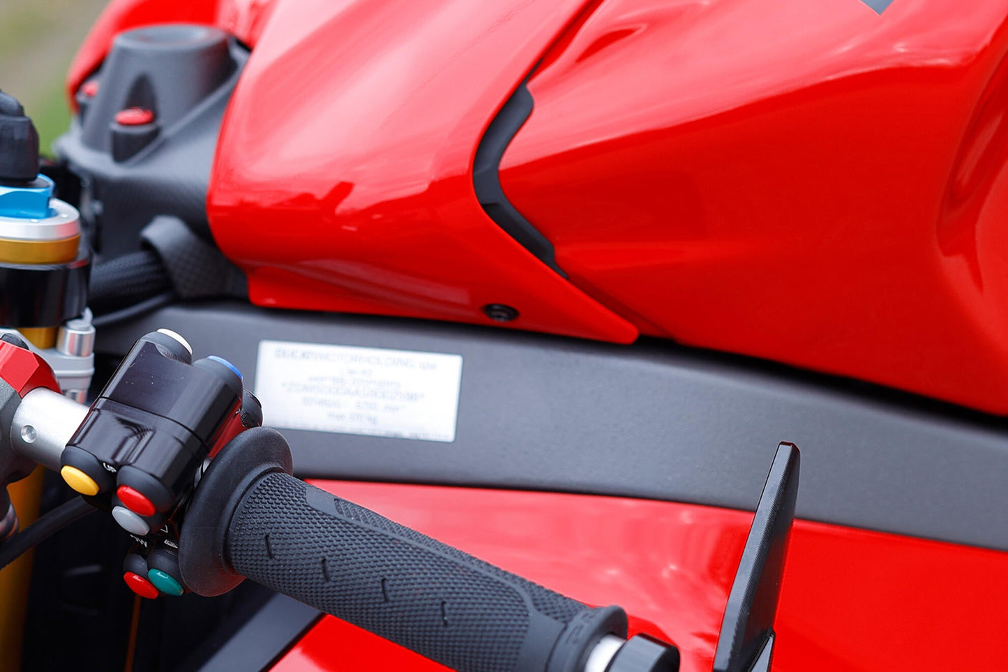 Boutenset voorste tankcover (accubakdeksel) Ducati Panigale V4 Tricolore Italia (2025+)