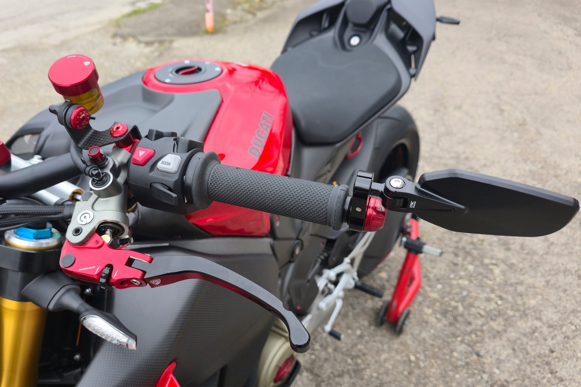 Opklapbare-koppelingshendel-met-horizontale-verstelknop-MV-Agusta-Brutale-1000-Serie-Oro-2020