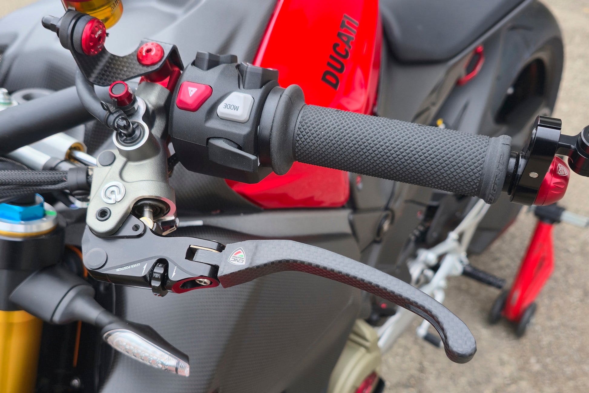 Carbon opklapbaar koppelingshendel - met rollende verstelknop Ducati Panigale V2 Bayliss 1st Champion 20th Anniversary (2022+)