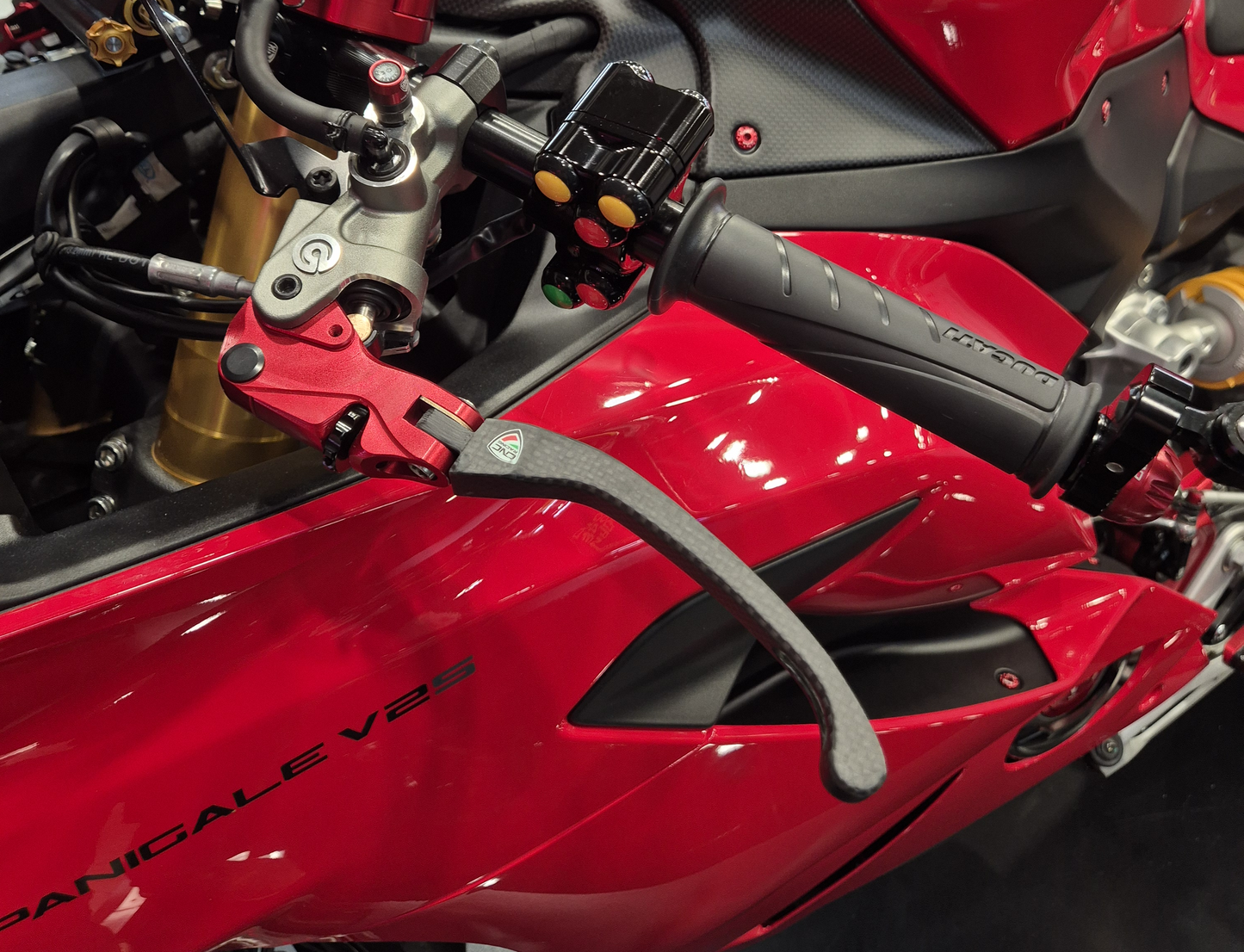 Carbon opklapbaar koppelingshendel - met rollende verstelknop Ducati Panigale V4 R (2026+)