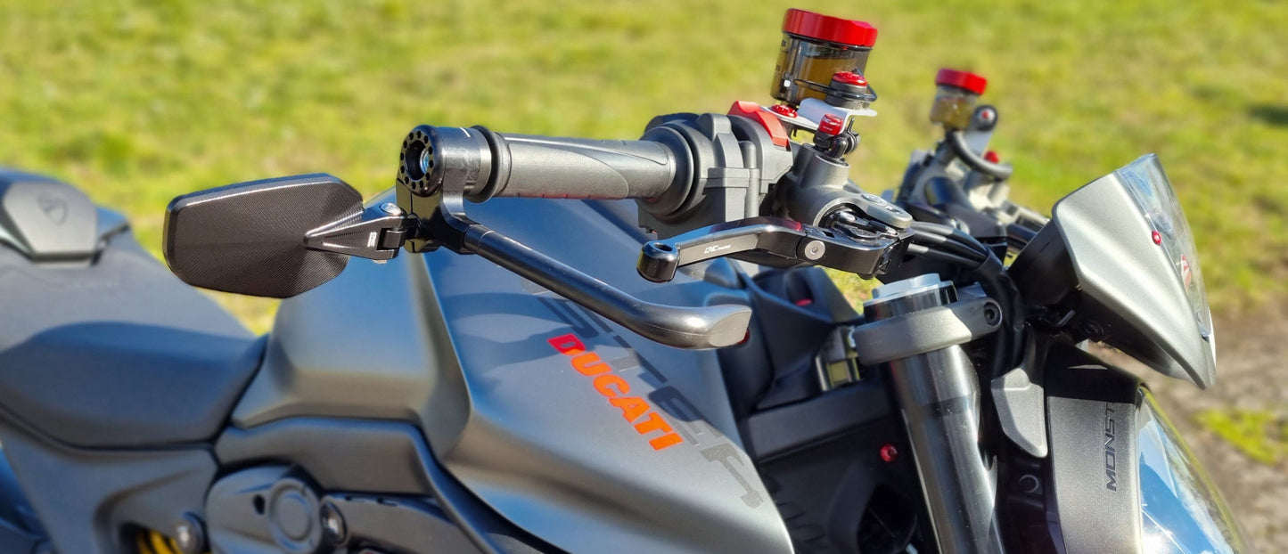 Voordeelpakket remhendel koppelingshendel beschermers met bar-end spiegels Triumph Speed Triple 1200 (2021+) gemonteerd voorbeeld