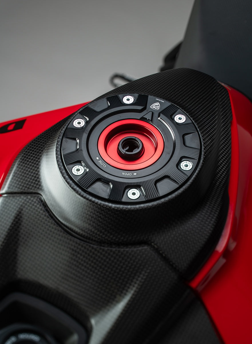 Fast Key kern voor CNC Racing tankdop Ducati Streetfighter V4 (2023+) rood-zwart gemonteerd in zwarte CNC Racing Gear tankdop