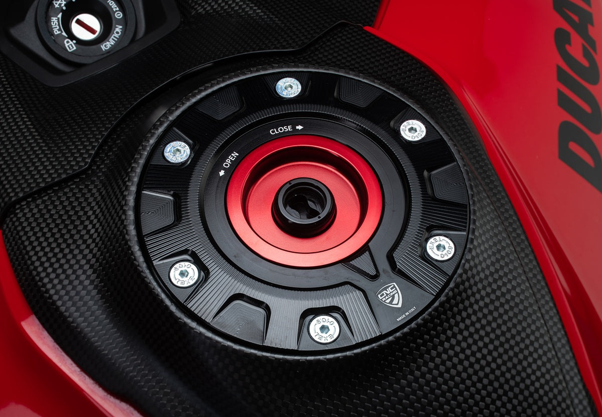 Fast Key kern voor CNC Racing tankdop Ducati Multistrada V4 S Grand Tour (2024+) rood-zwart gemonteerd in zwarte tankdop