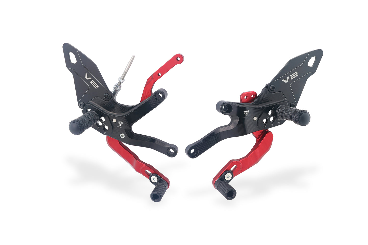 CNC Racing PE418BR remschakelset – set links en rechts – Ducati Panigale V2/V2S (2025+) – zwart met rode hevels, race- of straatschakeling.