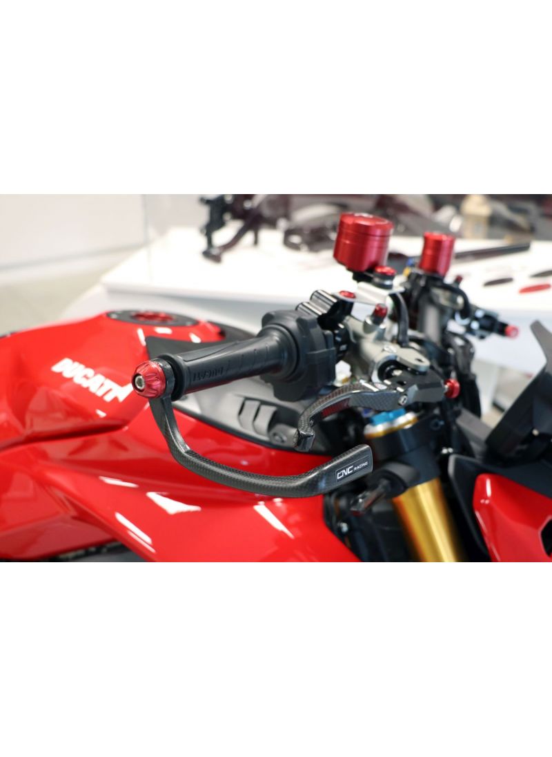 Carbon remhendel beschermer - CNC Racing Suzuki GSX1300R Hayabusa (2021+)