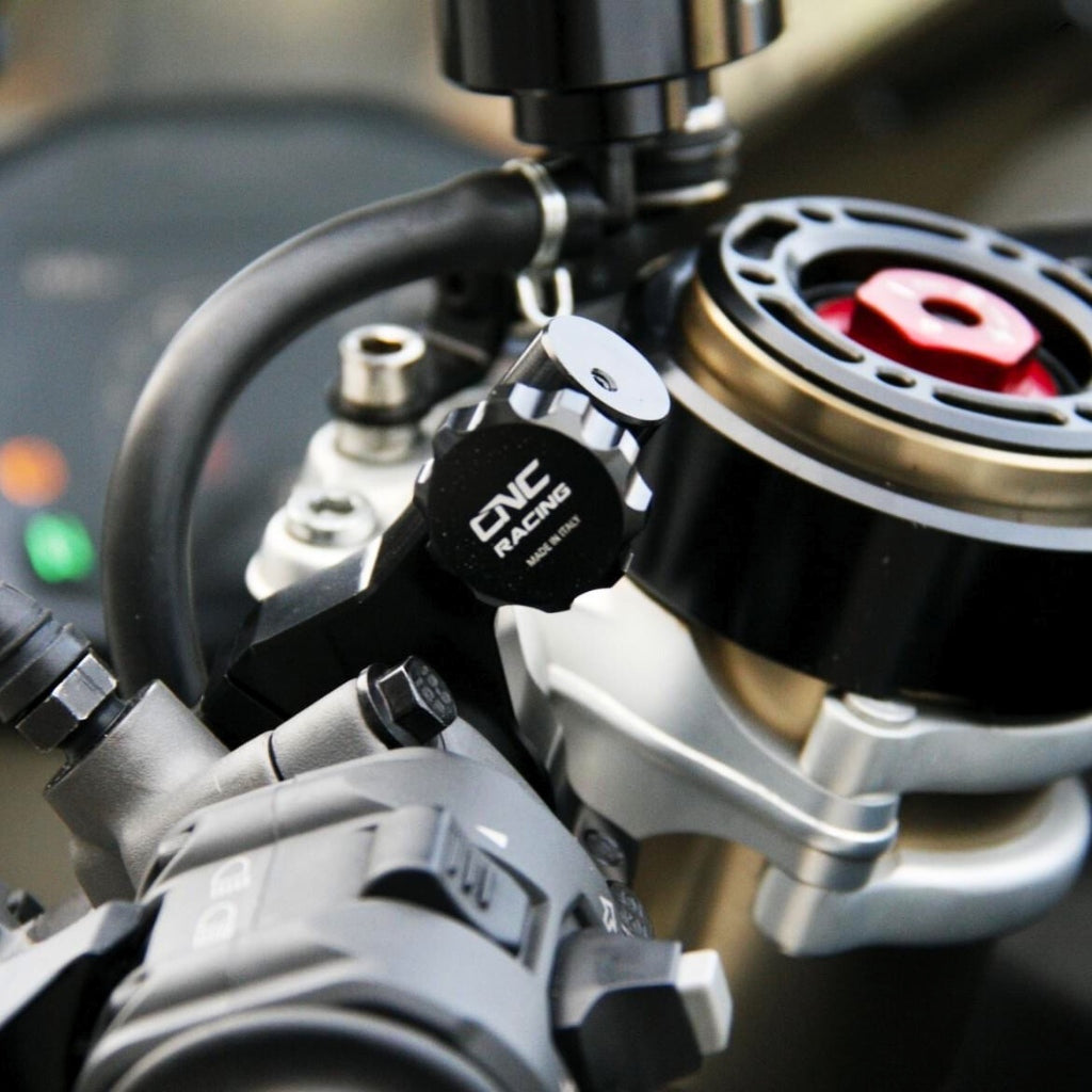 Remote Adjuster voor CNC Racing 'Race' remhendel MV Agusta Brutale 910 S (2003-2011) gemonteerd op de linker clipon