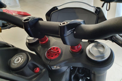 Balhoofd moer CNC Racing Ducati Supersport 900ie (1998-2002) rood gemonteerd op Monster