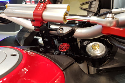 Balhoofd moer CNC Racing Ducati Supersport 750 (1991-1997) rood gemonteerd op Multistrada