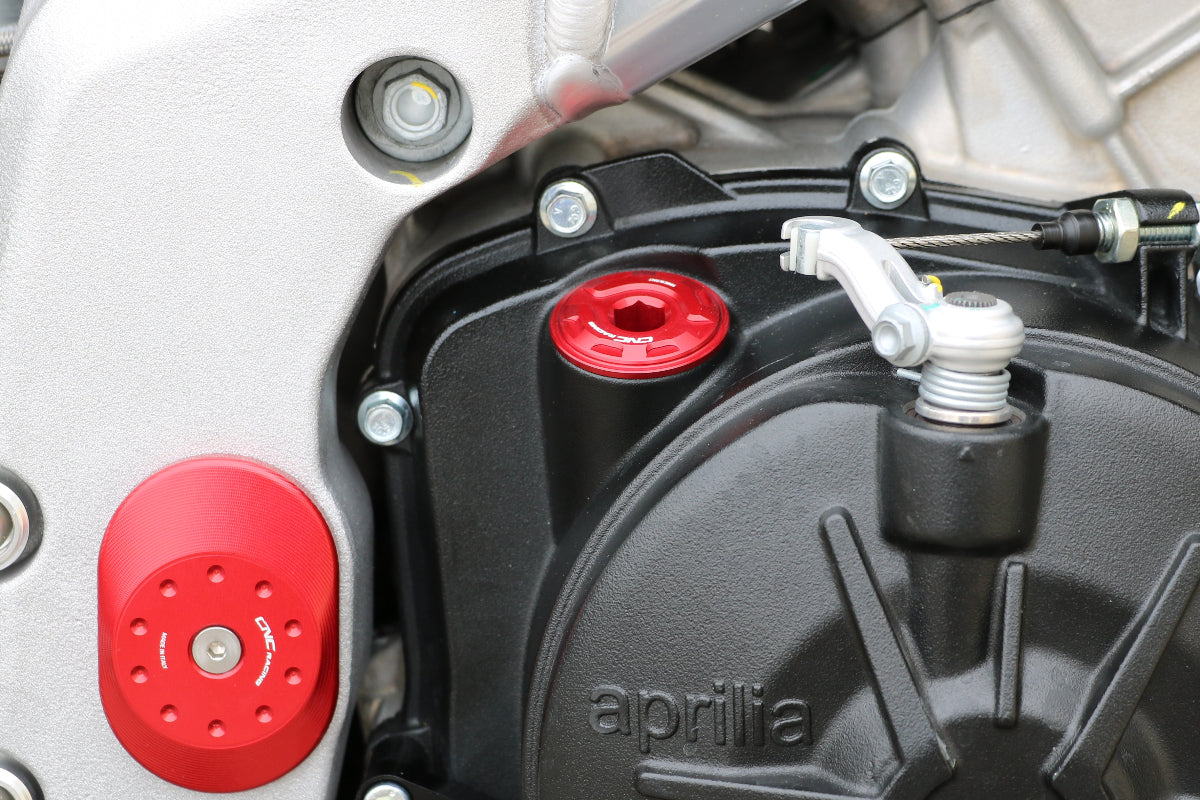 Olievuldop 'Gear' Suzuki GSX600F Katana (1998-2006) gemonteerd in rood