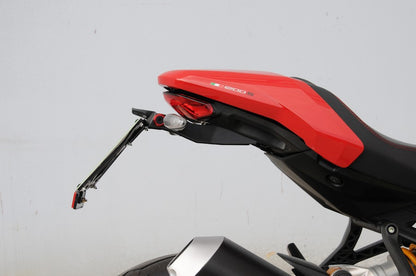 Homologated Lightech registreringsskylthållare - Innovation möter Elegance - Ducati Monster 1200 2017-2021