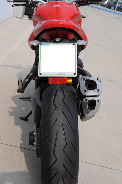 Homologated Lightech registreringsskylthållare - Innovation möter Elegance - Ducati Monster 1200 2017-2021