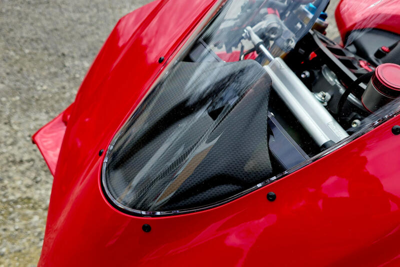Mat carbon paneel onder het windscherm Ducati Panigale V4 Tricolore Italia (2025+)