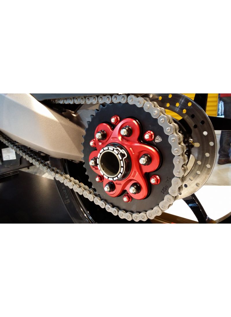 Rear sprocket carrier for 6-nut Ducati models