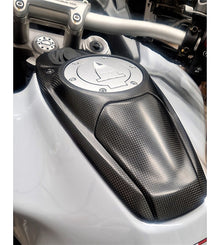 VERKOCHT_Carbon Tankcover met Telefoonvakje – Ducati Multistrada V4 (2021–2024) – (gebruikt)