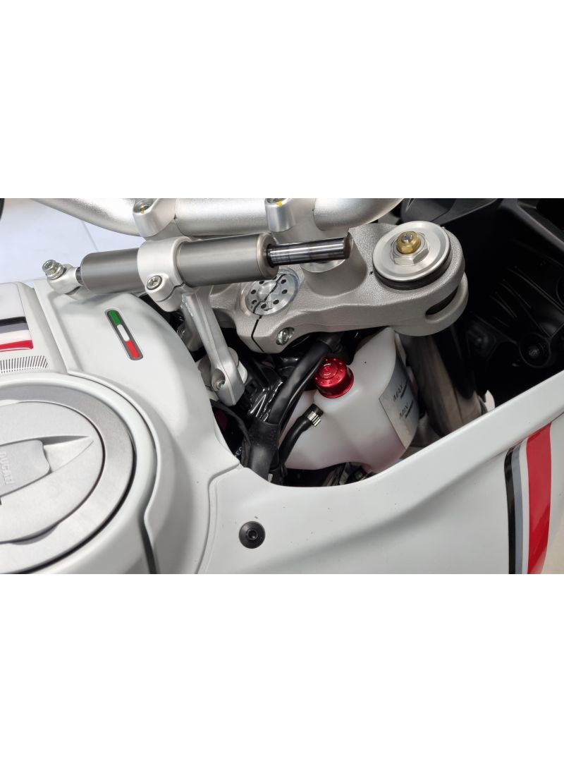Expansion reservoir filler plug