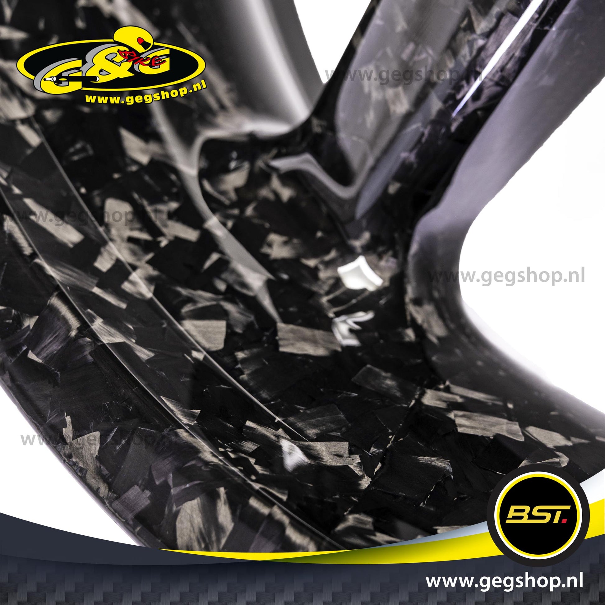 BST Torque TEK 4.5x17'' carbon achtervelg voor Harley Davidson FLSS Slim S (2016-2017)