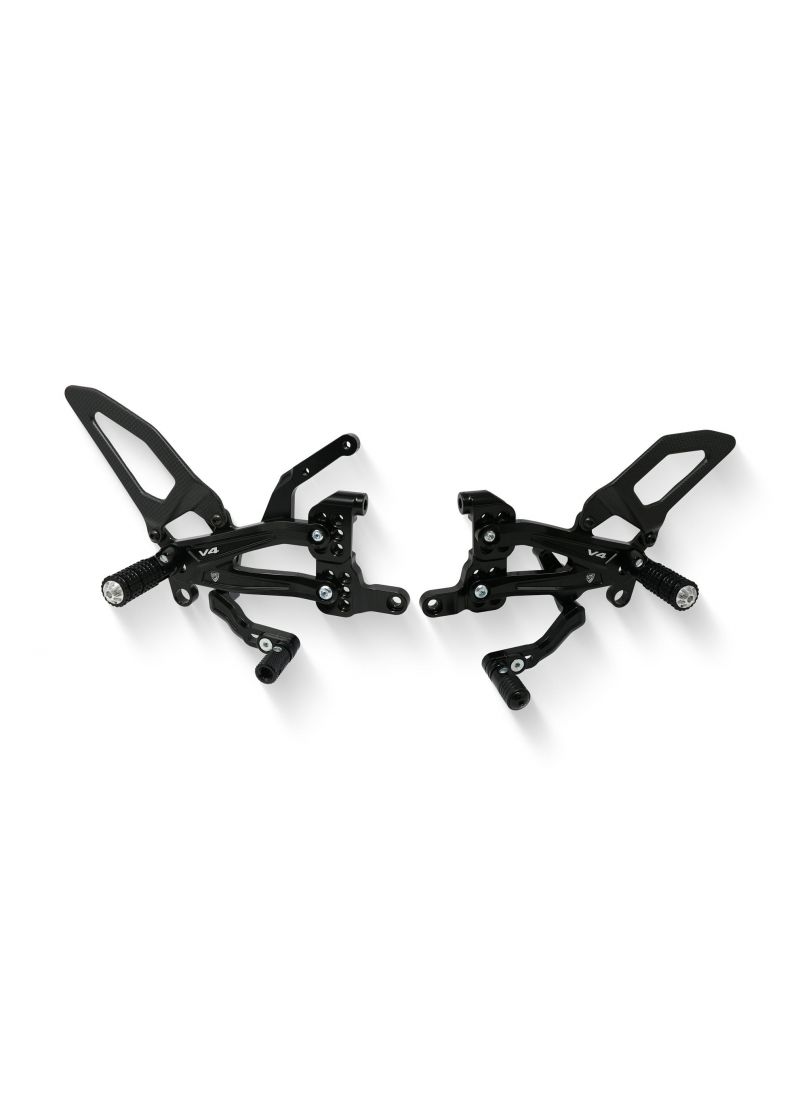 Adjustable rearsets with carbon Ducati Streetfighter V4